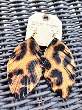 Leopard Print Feather Drop Earrings - Brown/Black